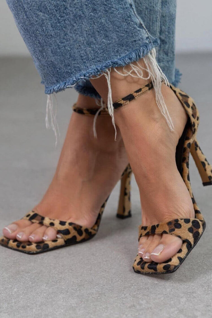 ANIMAL PRINT PUMPS