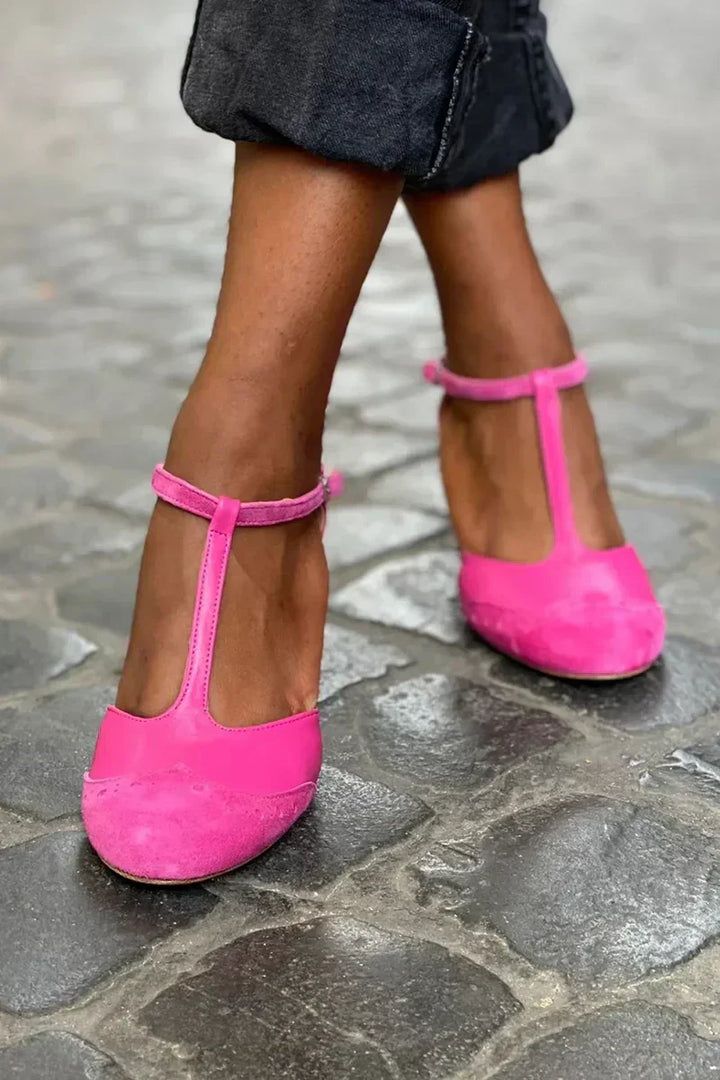 CLOSED SANDAL WITH T-BAR